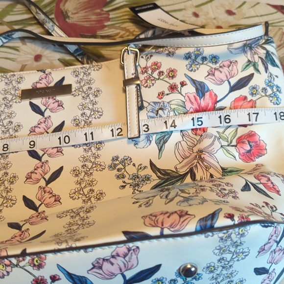 Handbag - Picture 6 of 7